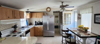 Serene two bedroom mobile home with AC in Murphy, ID.
Outdoor recreation galore!