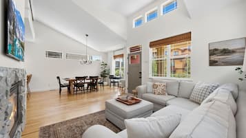 House, Multiple Beds, Garden View (Old Town North Retreat) | Living area