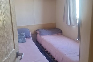 3 dormitorios, tabla de planchar con plancha, wifi gratis y ropa de cama