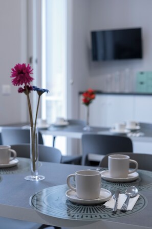 Dining - Vrbo Property (Roma)