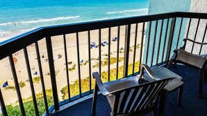 A balcony with a view of the beach and ocean. - Charming Oceanfront Studio for 4! Pinnacle 1163 (Myrtle Beach)