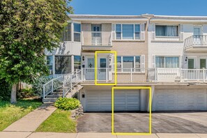 Exterior - Maison Robin | 3BR | 5 Min to Place Bell (Laval)