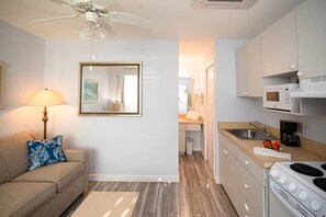 Private kitchen - The Reef Ocean Resort (Vero Beach)