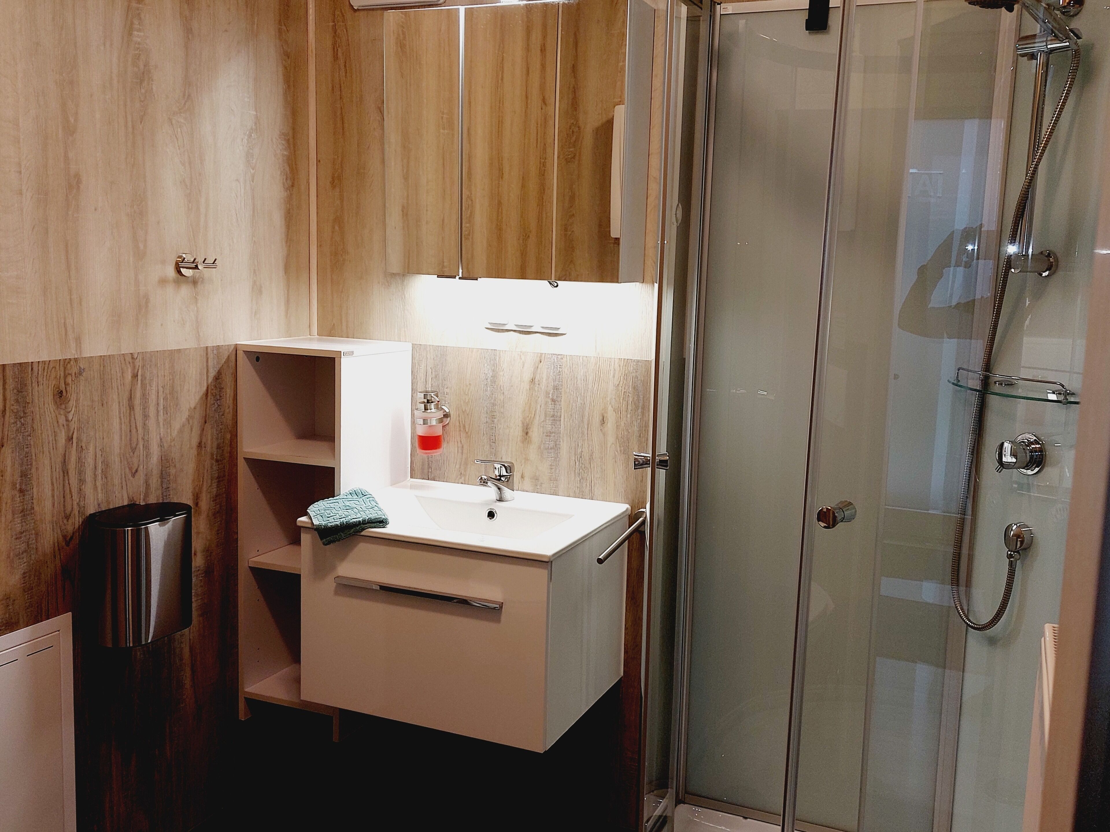 Comfort-Apartment, Gartenblick | Badezimmer