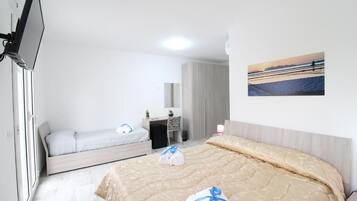 Triple Room, Balcony