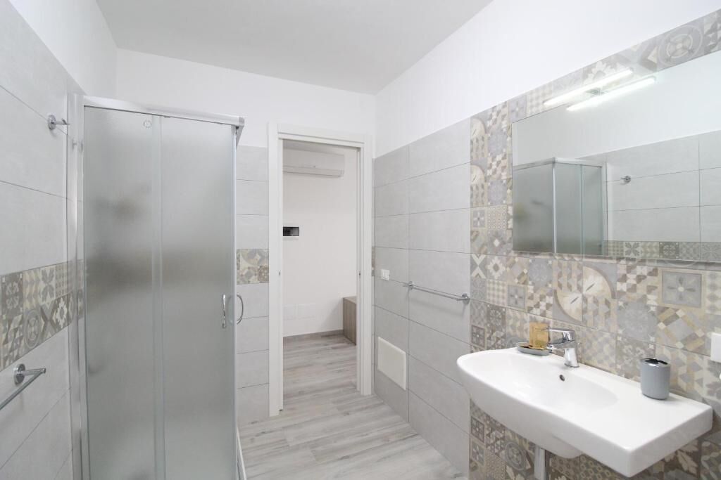 Triple Room, Balcony | Bathroom