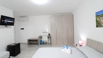 Triple Room, Balcony
