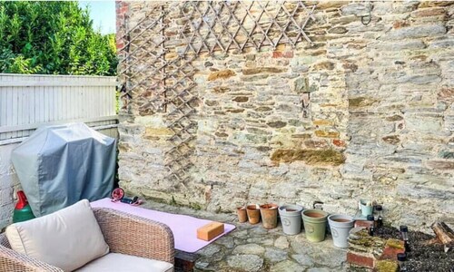 Cosy coastal cottage in South Devon village