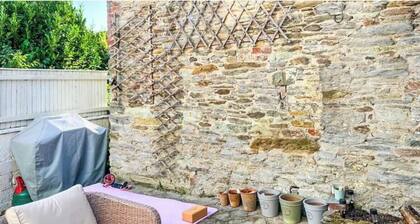 Cosy coastal cottage in South Devon village