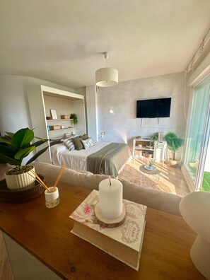 Strykjärn/strykbräda, wi-fi och sängkläder