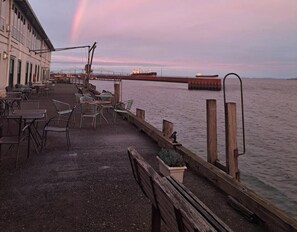 Outdoor dining - Full river views on the water of Pier 39 (Astoria)
