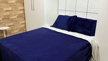 2 quartos, ferros/tábuas de passar roupa, Wi-Fi, roupa de cama
