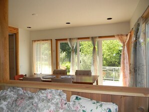 Dining - Scenic House has the most spectacular view on Whidbey, blocks from the beach! (Freeland)