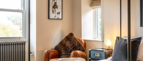 Bureau, Wi-Fi, literie fournie