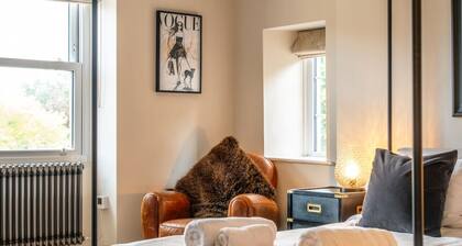 Old Bank Flat - Beautiful 2 bedroom apartment in the Bourton On The Water