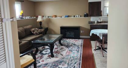 Cozy Place, centrally located, close to everything this town offers