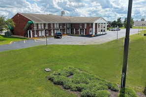 Exterior - Economy Inn & Suites (Rantoul)