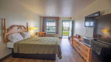 Deluxe Single Room, 1 Queen Bed, Non Smoking | Free WiFi