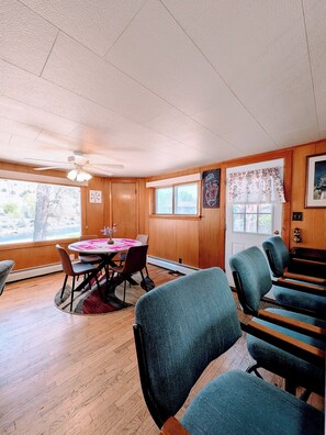 Dining - Cozy / River Front / Charm (Salida)