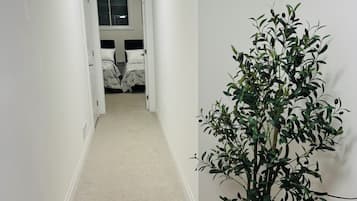 1 bedroom, desk, WiFi, bed sheets