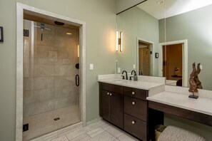 Bathroom - Hammond Penthouse  Historic Downtown Staunton (Staunton)