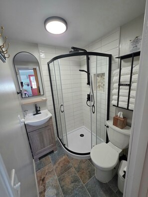 Shower, hair dryer, towels, soap - Lake Huron Freebird - Cozy 2BR Cottage with Beach Access & Golf Nearby (Au Gres)