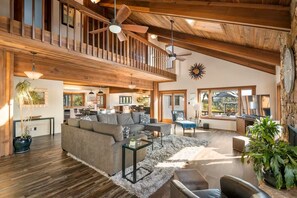 TV, fireplace, ping pong - Luxury Forestville Ranch: Pool+Hot Tub+Fire Pit (Forestville)