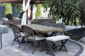 Outdoor dining - Beautiful studio with AC in delightful Grand Island (Grand Island)
