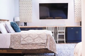 Internet, bed sheets - Beautiful studio with AC in delightful Grand Island (Grand Island)