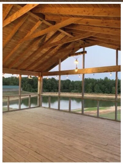 Scottarosa Lodge
Sleeps up to 6 - I Spacious room and 1 bathroom- 1 deck