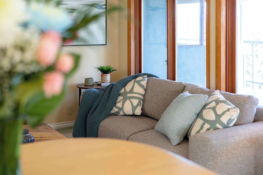 Cozy 3bd Retreat, North Van Balcony Views - Vancouver