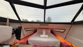 Double Room, Beachside | Free WiFi