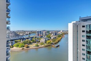 Deluxe Apartment, River View | View from room - The Gilded Gallery I Art-Inspired Luxe (Brisbane City)
