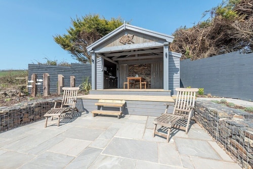 The Ultimate Family Escape: Private Country Barn and Cottage