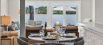 Fun and Sun on the Bay! Waterfront- Slps 6!