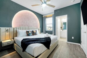 12 Schlafzimmer, Bügeleisen/Bügelbrett, Reisekinderbett, WLAN