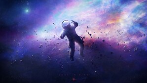 Um astronauta flutuando no espaço com uma nebulosa colorida ao fundo.