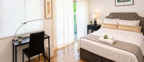 2 bedrooms, desk, iron/ironing board, WiFi
