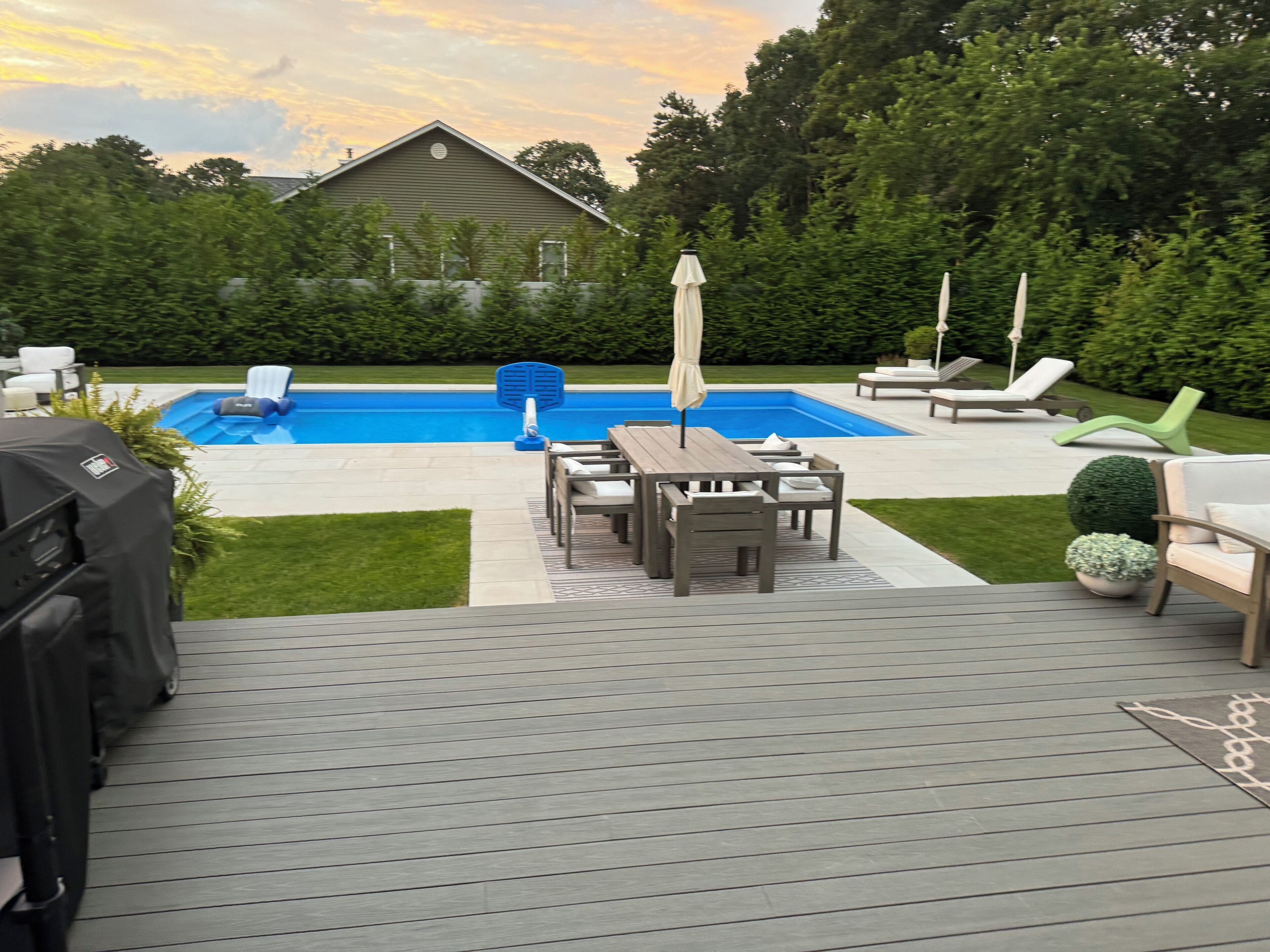 Outdoor pool, a heated pool