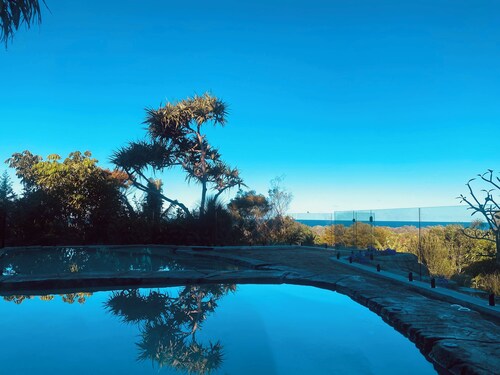 Byron Bay 360 views - chemical free pool, hot tub & sauna - pet friendly