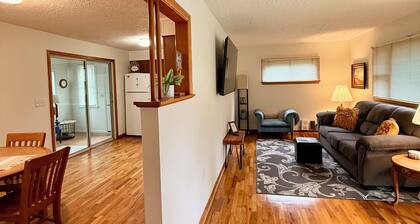 Cozy 2-bedroom house in tranquil Excelsior Springs with AC