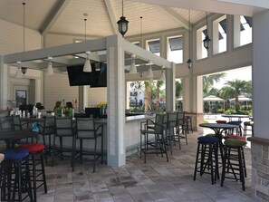 Bar (on property) - Beautiful 6-bedroom building For Your Vacation Needs (Kissimmee)