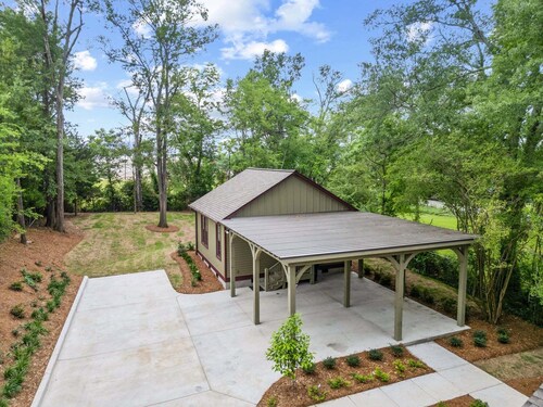 College St. Cottage | 1/1, Washer/Dryer, Walk to Downtown