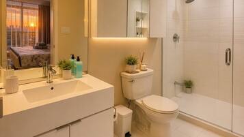 Towels, soap, shampoo, toilet paper