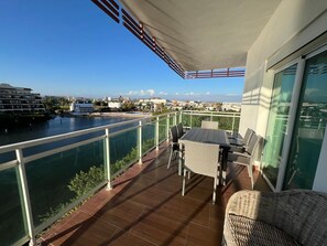 Outdoor dining - Vrbo Property (Mazatlán)