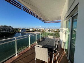 Outdoor dining - Vrbo Property (Mazatlán)