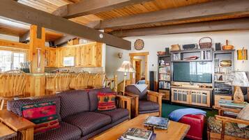 TV, fireplace, DVD player, stereo