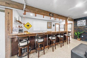 Bar (in der Unterkunft)