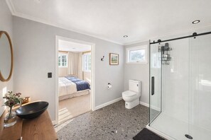 Hair dryer, towels, soap, toilet paper - The Shearerton -Country Escape with Outdoor Hot Tub and Super King Bed (Aorangi)