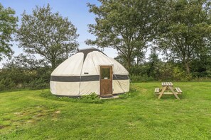 Unclassified image, 5 of 25, button - Yurt Sleeps 2 - Bbq & Fire Pit - Dogs Welcome (Bodmin)